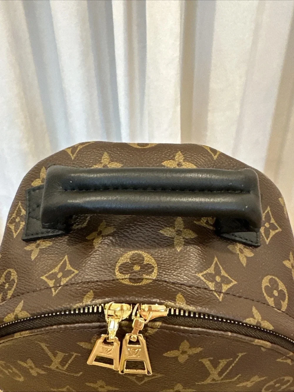 Louis Vuitton compact louis